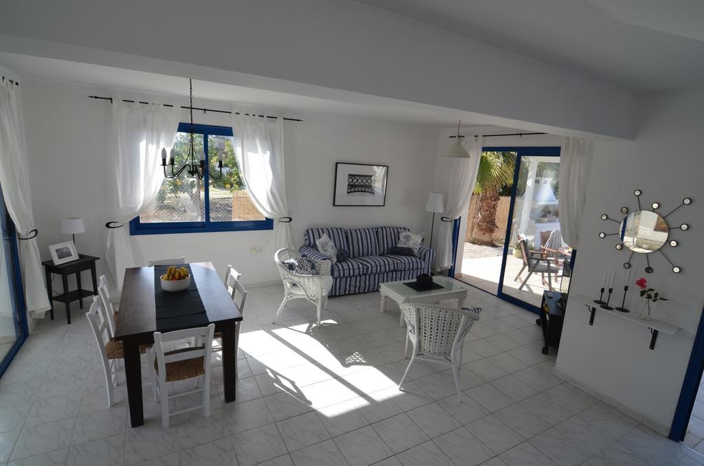 Sea Breeze Villas Argaka Quarto foto