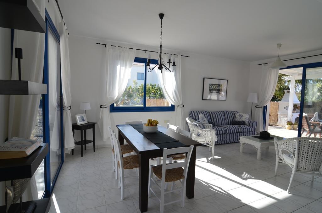 Sea Breeze Villas Argaka Quarto foto